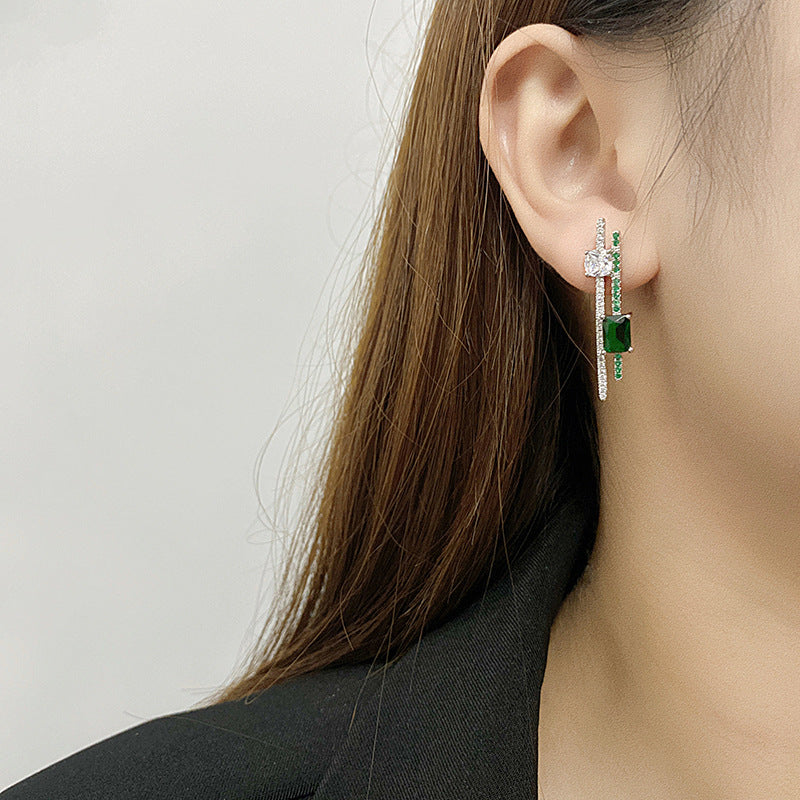 Women's S925 Sterling Silver Emerald Stud Earrings: Timeless Elegance