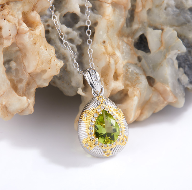 Women's Sterling Silver Necklace with Natural Peridot Inlay