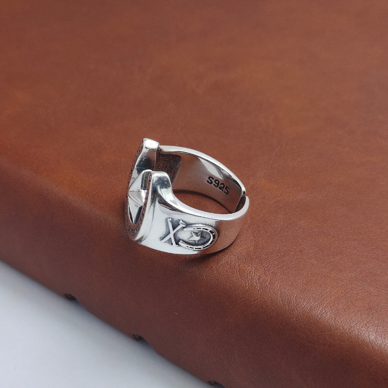 Men's Silver Star Ring - Elevate Your Style