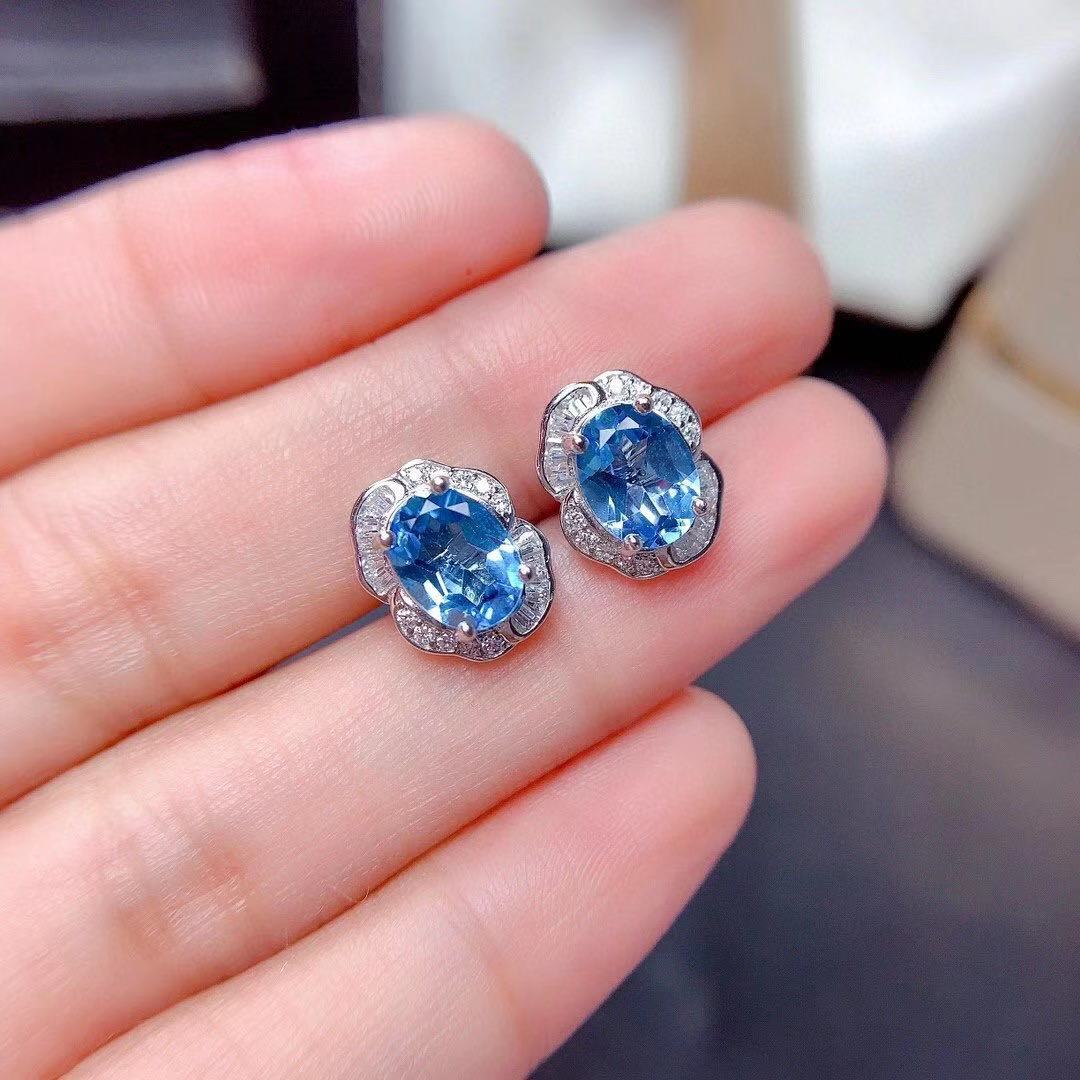 Silver Jewelry Set with Blue Topaz Detail