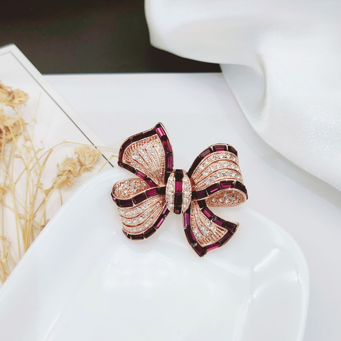 New Fashion Gold-Plated Bow Brooch - All-Match Accessory for Women