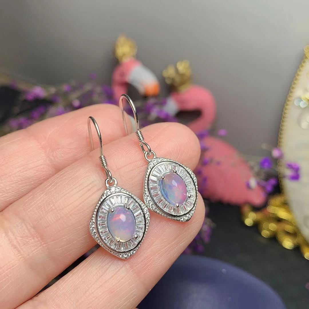 Natural Opal detail in Jewelry Set