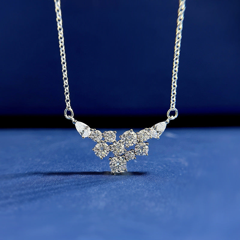 Women's Fashionable Starry Diamond Wings Pendant Necklace