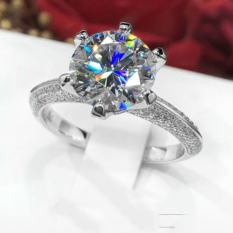 Stylish and Luxurious Ring